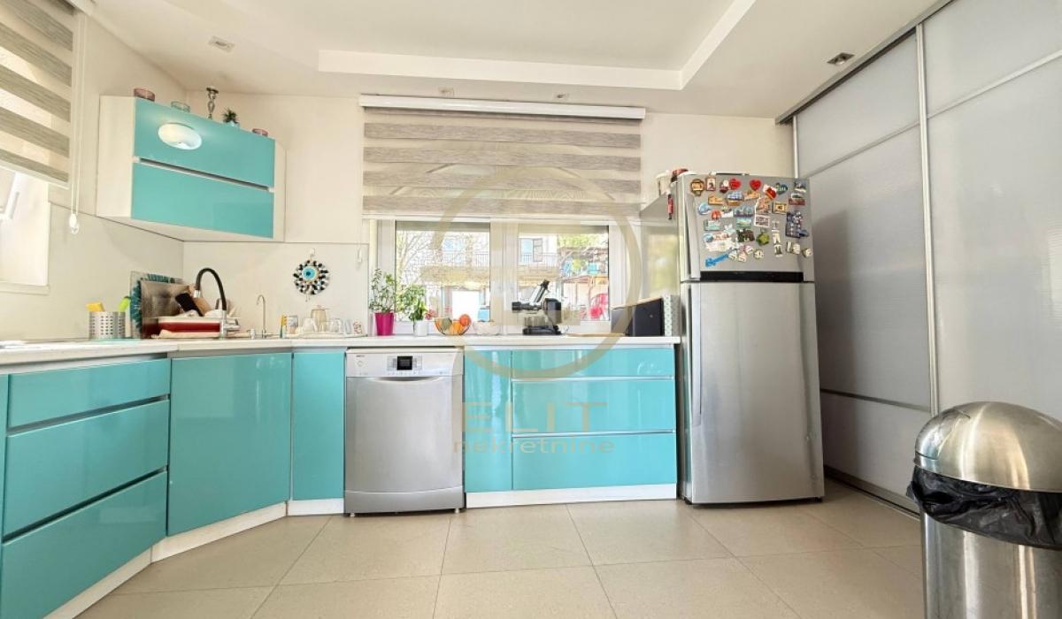 nekretnine-izdavanje-4j5MPO8C1q Kuća na prodaju, Petrovaradin, Novi Sad, 273m², 450.000 €
