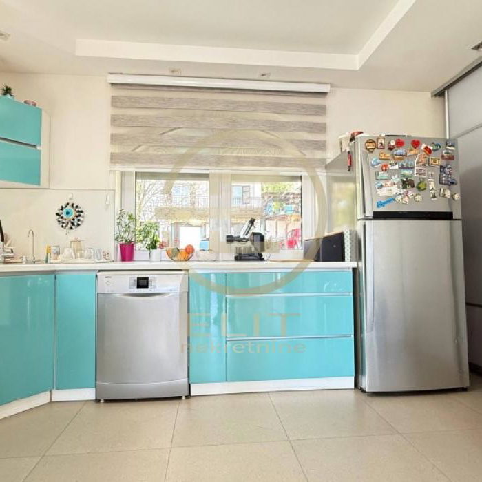 Kuća na prodaju, Petrovaradin, Novi Sad, 273m², 450.000 €