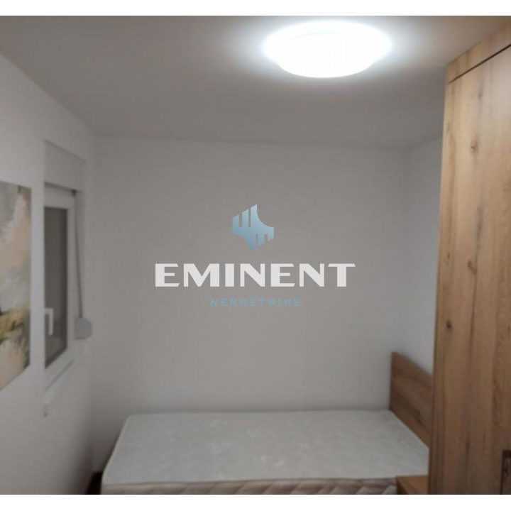 Četvorosoban stan za izdavanje, Dimitrija Tucovića, Beograd, 84m², 1.200 €/mes