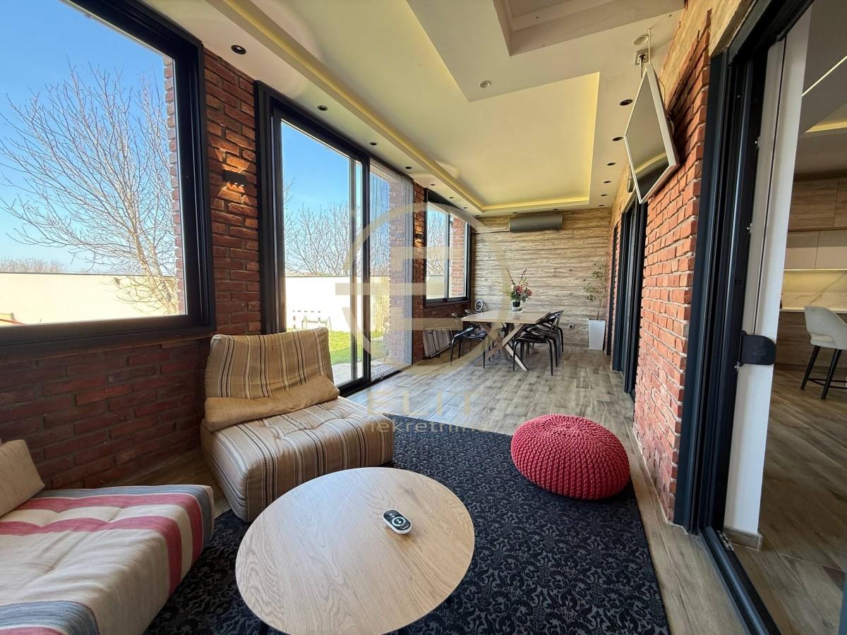 nekretnine-izdavanje-5Lb3BBkCM1 Kuća na prodaju, Petrovaradin, Novi Sad, 165m², 365.000 €