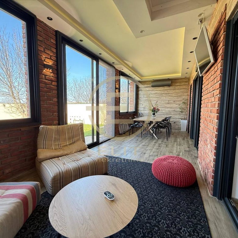 Kuća na prodaju, Petrovaradin, Novi Sad, 165m², 365.000 €