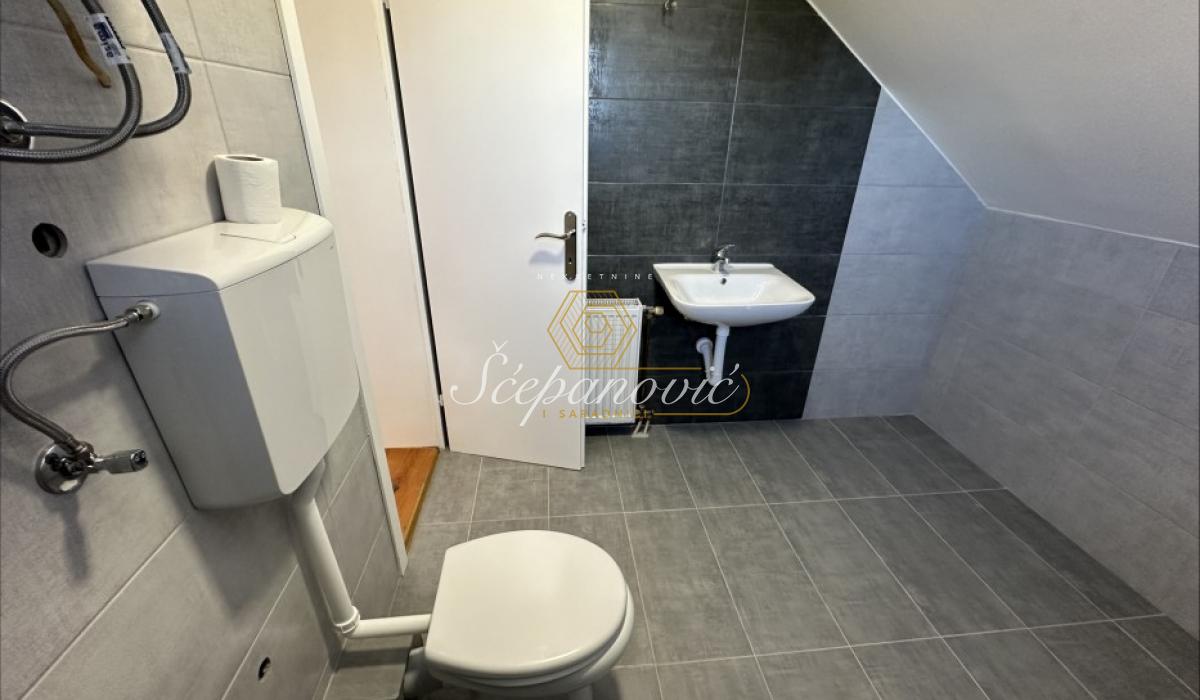 nekretnine-izdavanje-5lMhXHsxpF Trosoban stan na prodaju, Bulevar Patrijarha Pavla, Novi Sad, 60m², 135.000 €