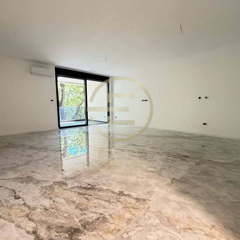 Lokal Izdavanje Novi Sad  126 m2