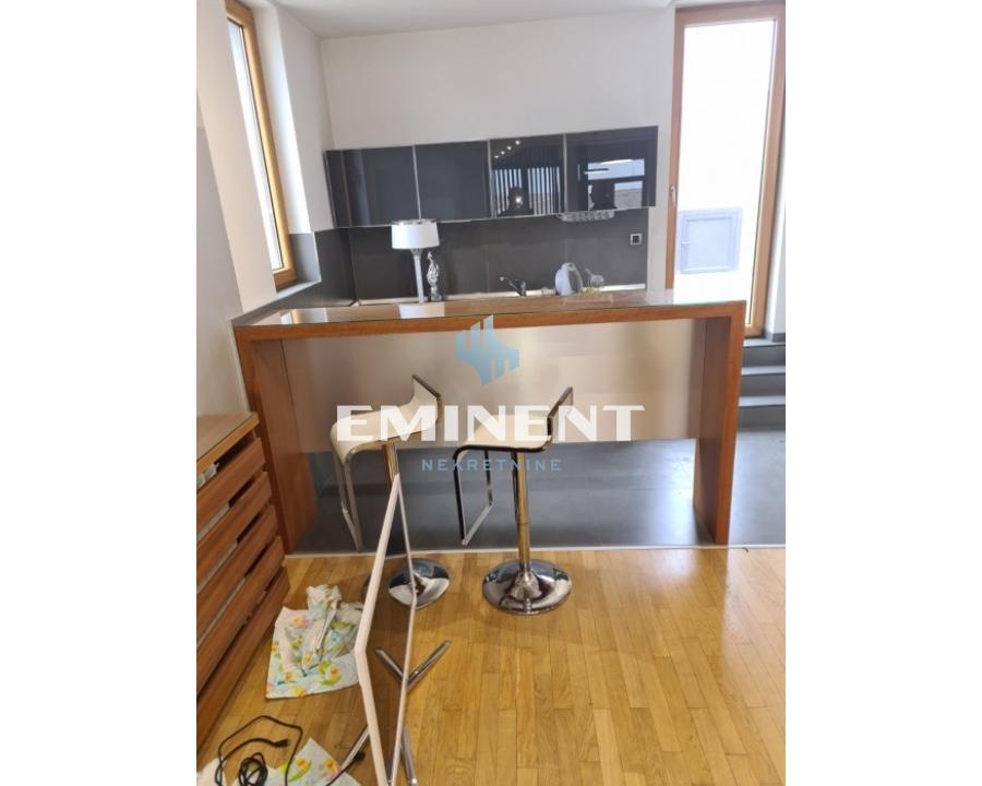 nekretnine-izdavanje-6t6KJj3xmg Lokal za izdavanje, Zemun Polje, Beograd, 2776m², 19.000 €/mes