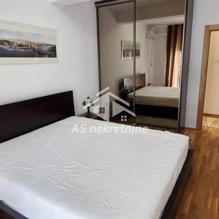 Stan Izdavanje Beograd Hram Svetog Save 86 m2