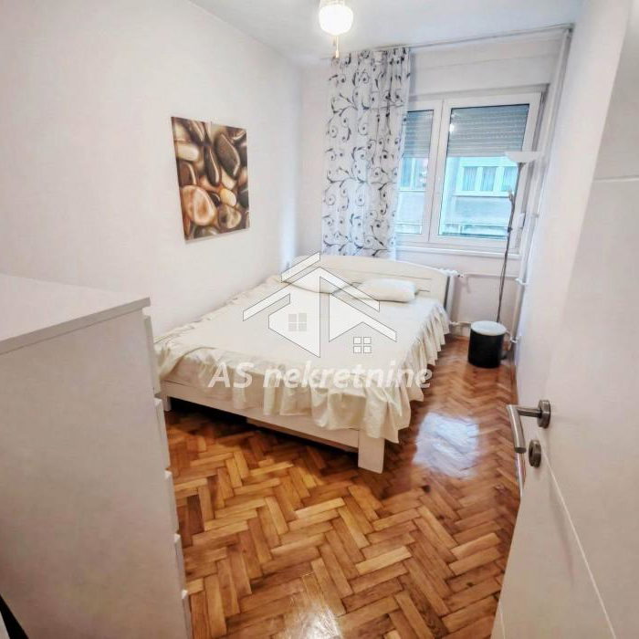Trosoban stan za izdavanje, Kalenić Pijaca, Beograd, 73m², 950 €/mes