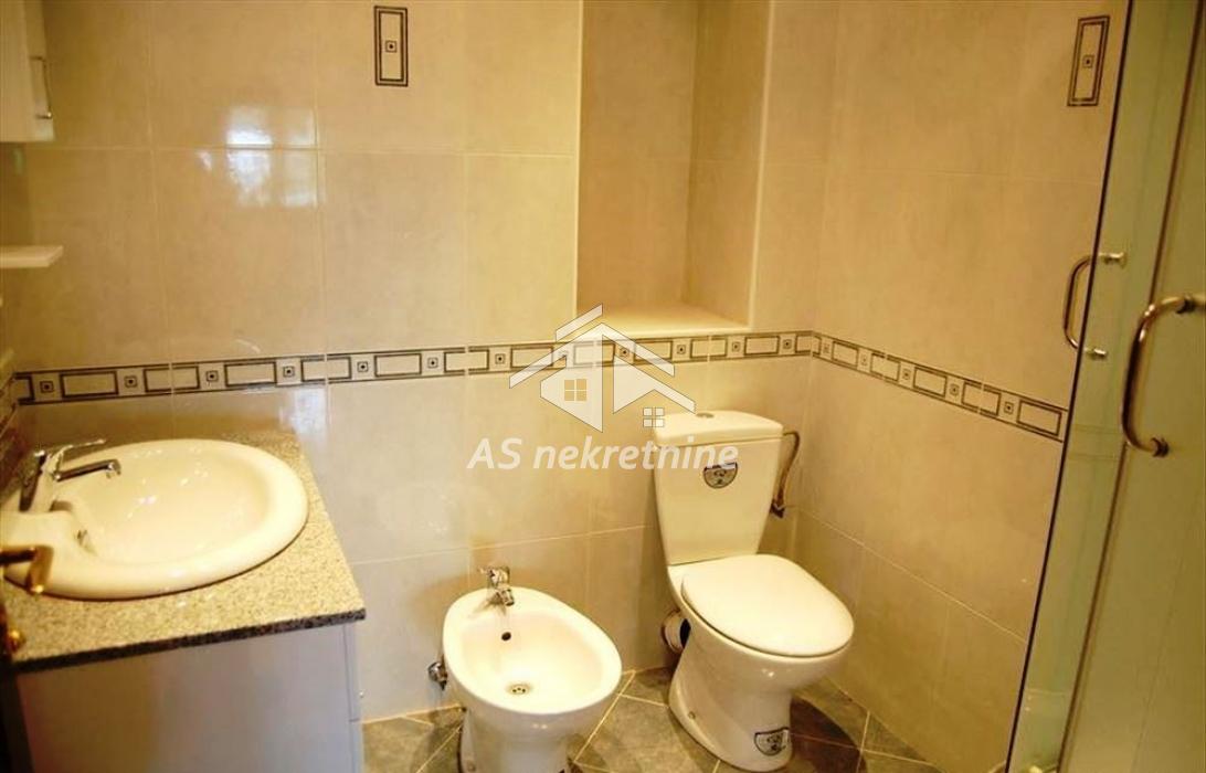 Višesoban stan za izdavanje, Dedinje, Beograd, 250m², 2.200 €/mes