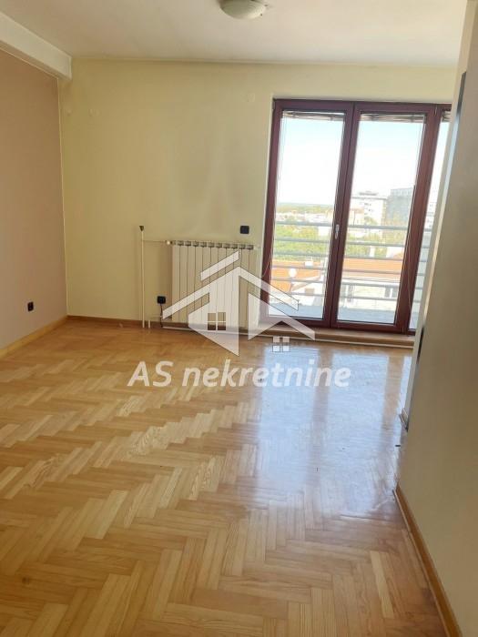 Stan Izdavanje Beograd Kalenić Pijaca 207 m2