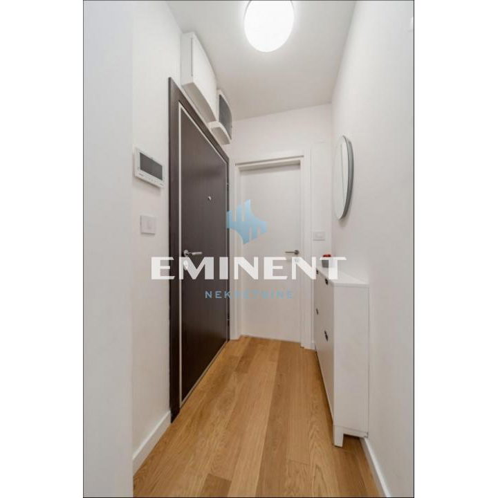 Dvosoban stan za izdavanje, Vukov Spomenik, Beograd, 41m², 800 €/mes