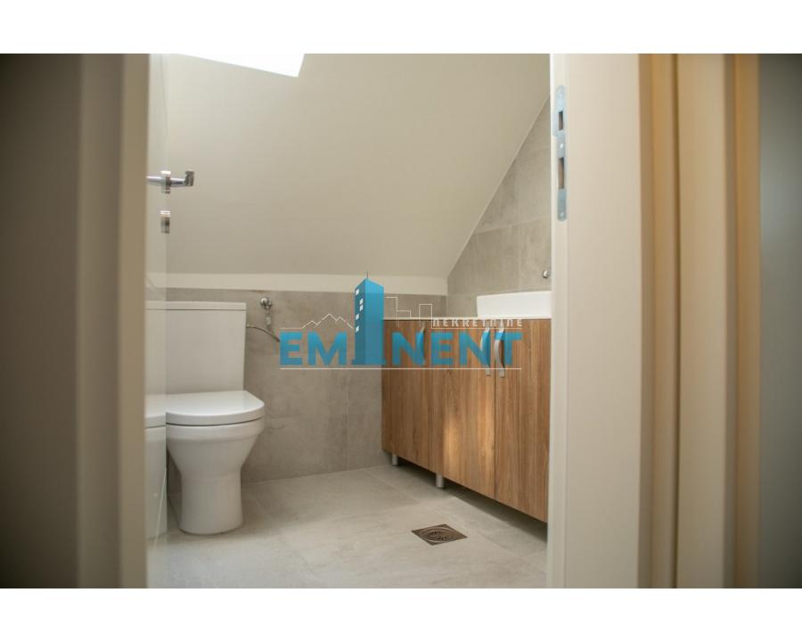 nekretnine-izdavanje-INfXpi2mbk Kuća na prodaju, Banovo Brdo, Beograd, 260m², 1.200.000 €