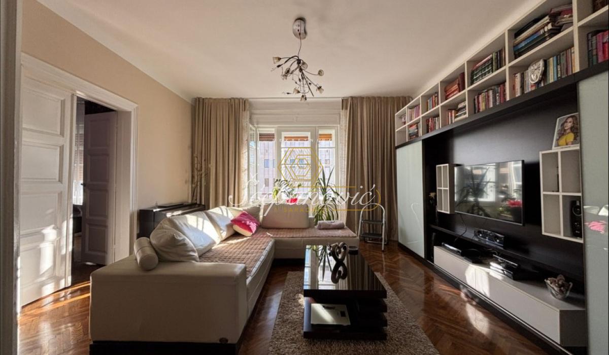 Četvorosoban stan za izdavanje, Centar, Novi Sad, 113m², 1.500 €/mes
