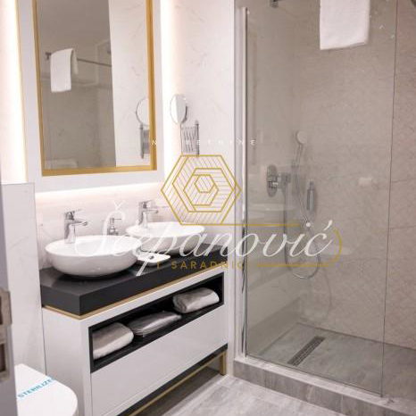 Lokal za izdavanje, Centar, Novi Sad, 1227m², 23.000 €/mes
