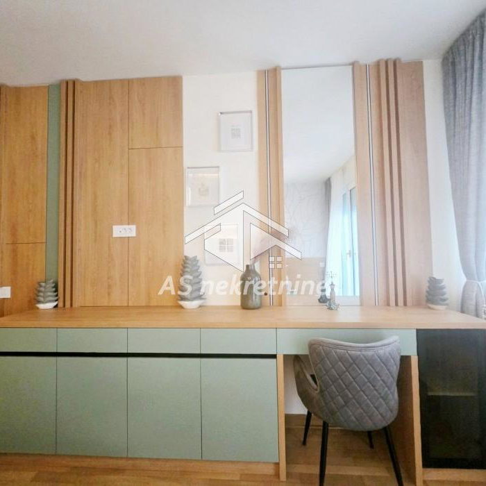 Petosoban stan za izdavanje, Dedinje, Beograd, 240m², 4.000 €/mes