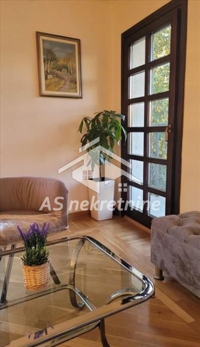 nekretnine-izdavanje-MLJM1YWR8F Stan Izdavanje Beograd Hram Svetog Save 94 m2