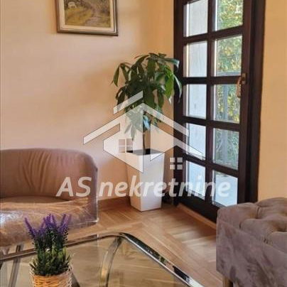 Stan Izdavanje Beograd Hram Svetog Save 94 m2