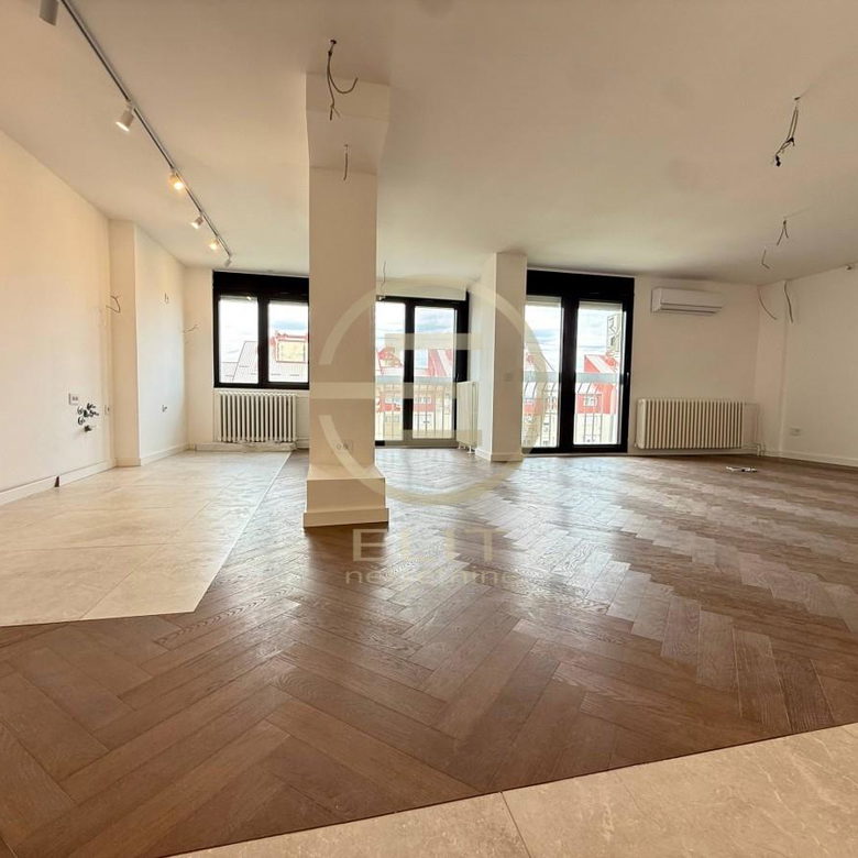 Stan Prodaja Novi Sad  100 m2