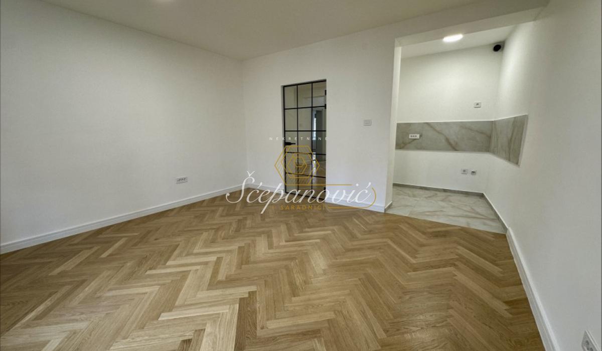 Stan Prodaja Novi Sad  85 m2