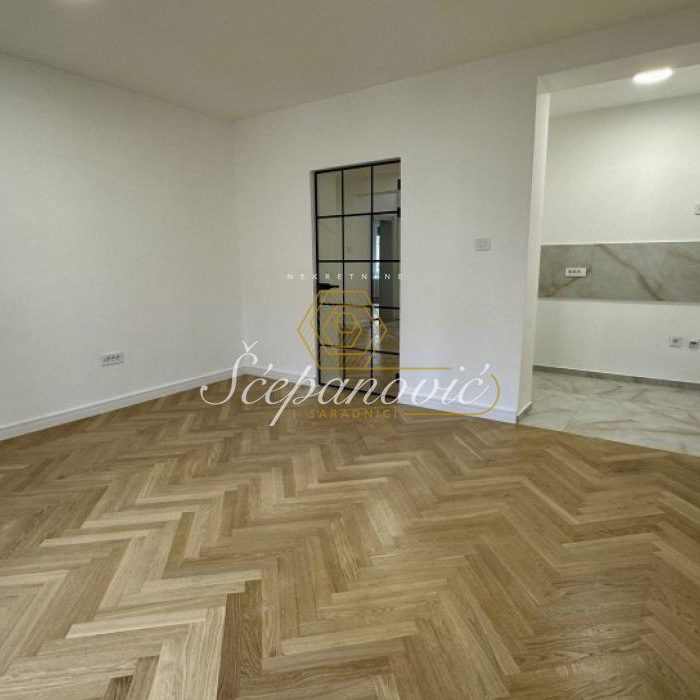 Stan Prodaja Novi Sad  85 m2