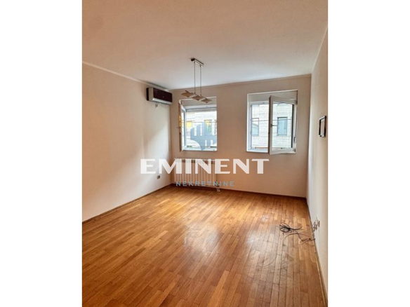 Stan Izdavanje Beograd Lekino Brdo 67 m2