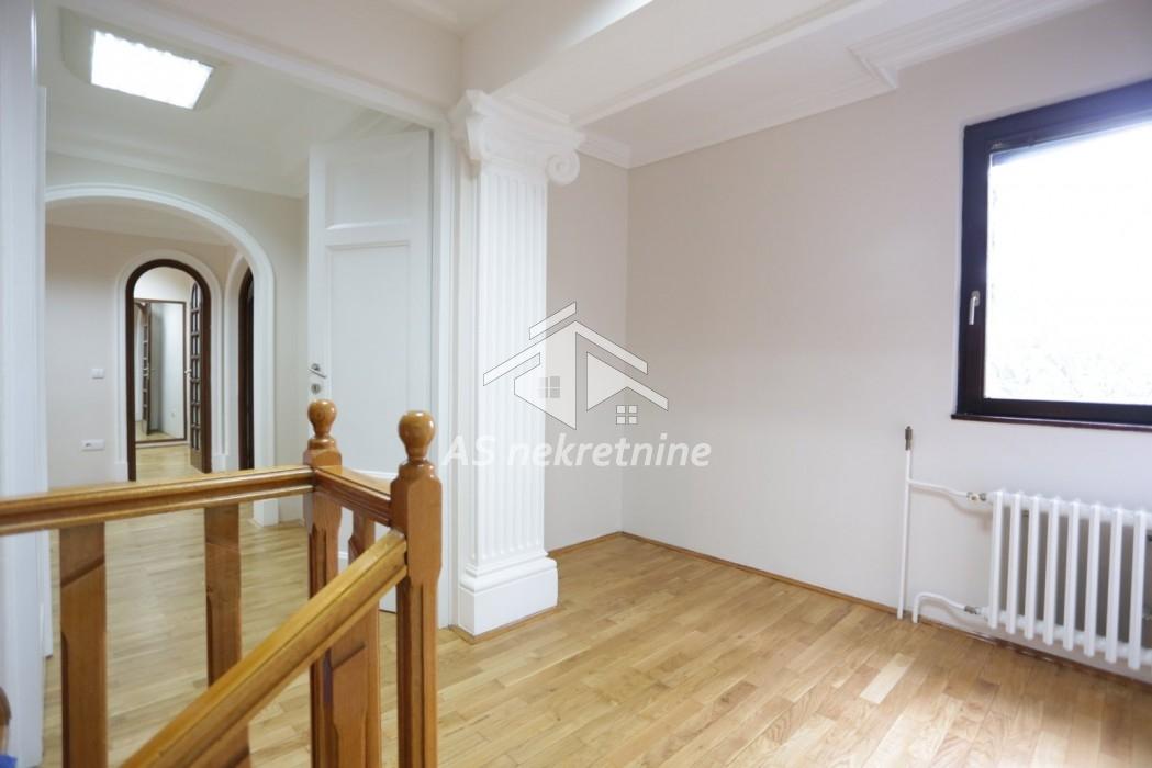Kuća Izdavanje Beograd Bulevar Oslobođenja 550 m2