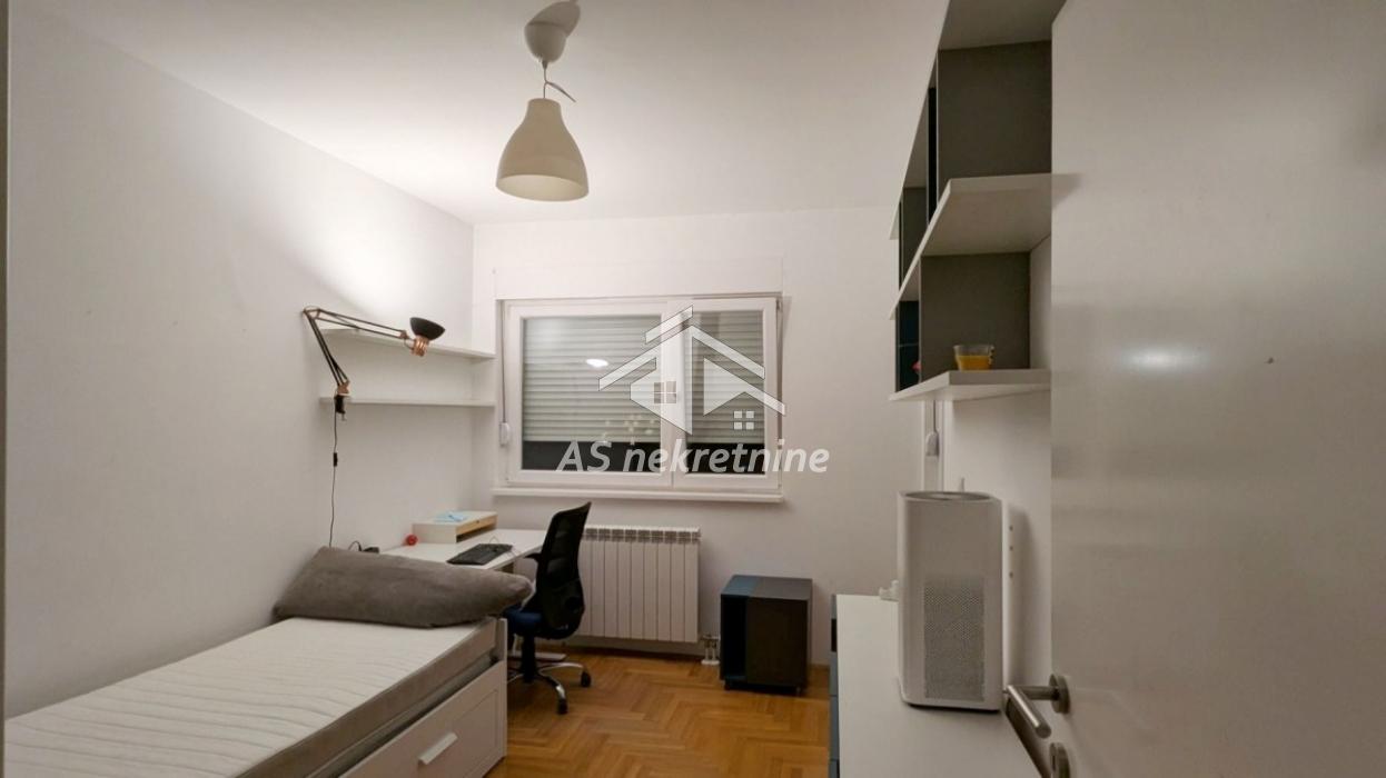 Trosoban stan za izdavanje, Blok 72, Beograd, 71m², 950 €/mes