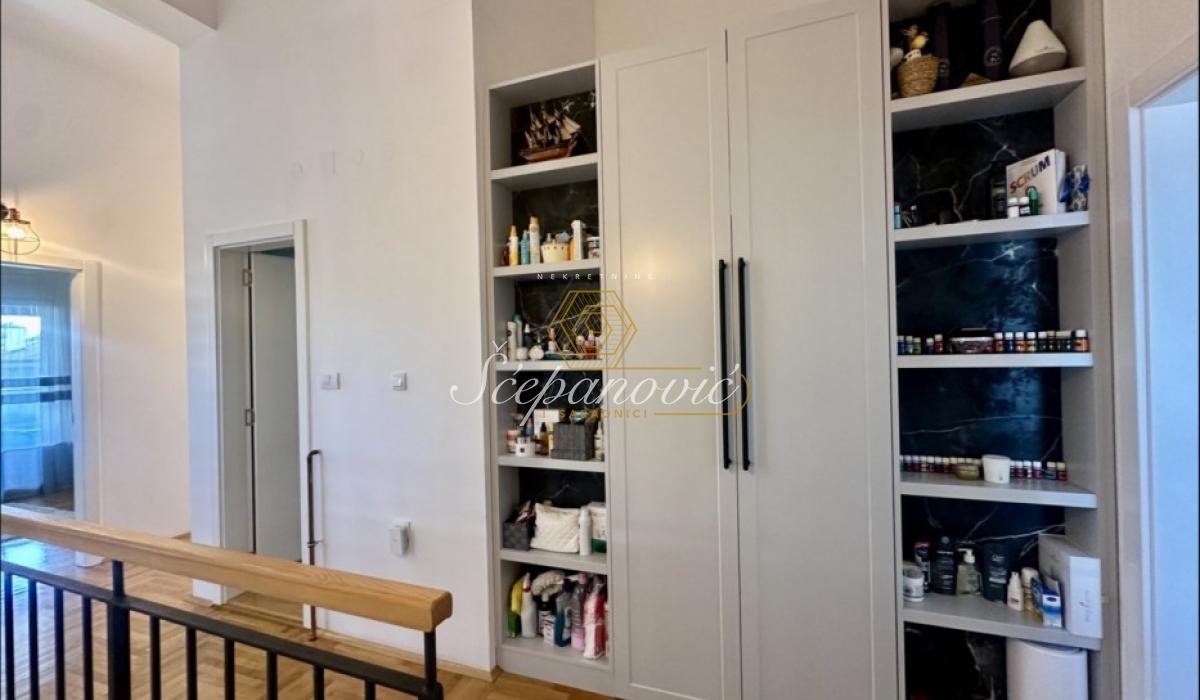 nekretnine-izdavanje-TnOwyZSUbE Četvorosoban stan na prodaju, Telep, Novi Sad, 157m², 350.000 €
