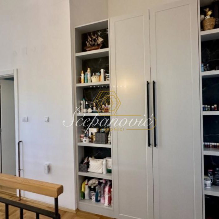 Četvorosoban stan na prodaju, Telep, Novi Sad, 157m², 350.000 €