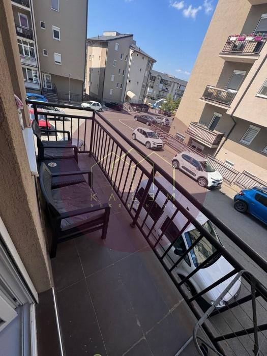 Trosoban stan na prodaju, Vojvode Vlahovića Voždovac, Beograd, 70m², 205.000 €
