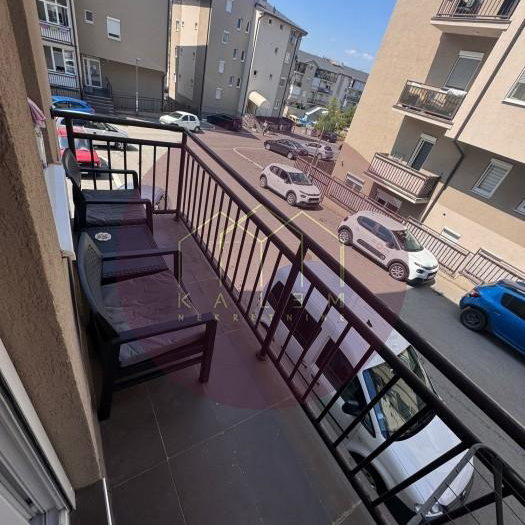 Trosoban stan na prodaju, Vojvode Vlahovića Voždovac, Beograd, 70m², 205.000 €