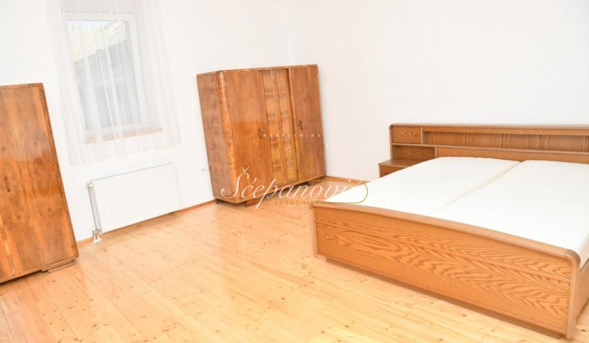 Kuća Prodaja Odžaci  430 m2