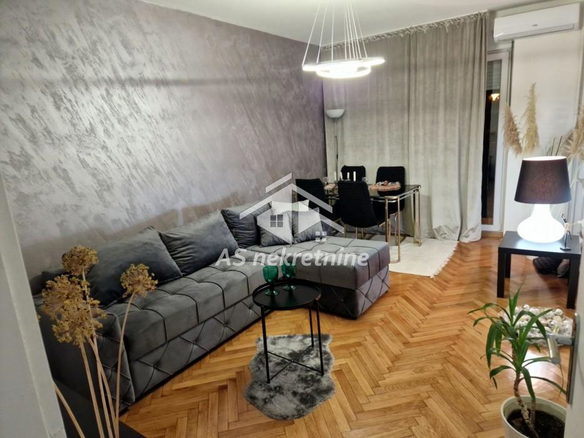 Stan Izdavanje Beograd Slavija 73 m2