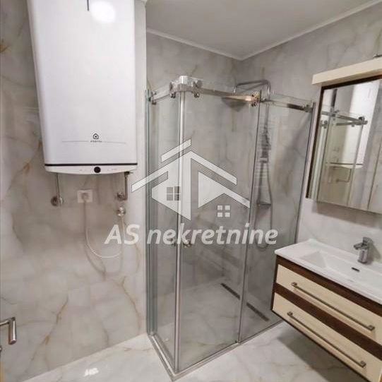 Trosoban stan za izdavanje, Autokomanda, Beograd, 77m², 1.100 €/mes