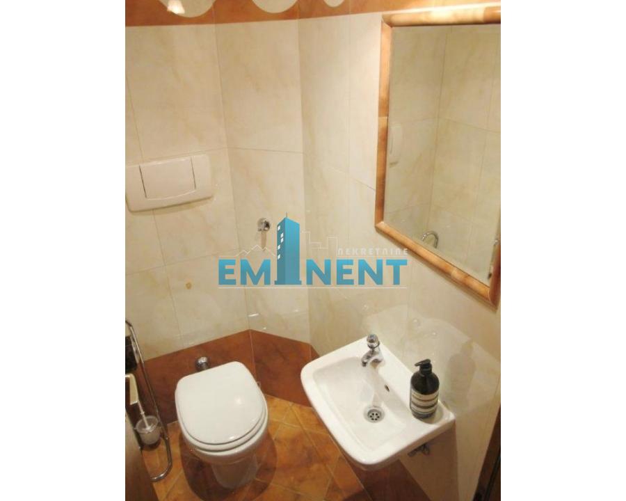 Trosoban stan za izdavanje, Pink, Beograd, 90m², 1.300 €/mes
