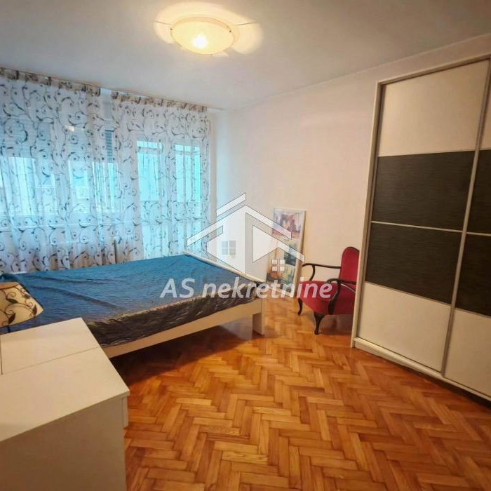 Trosoban stan za izdavanje, Kalenić Pijaca, Beograd, 73m², 950 €/mes