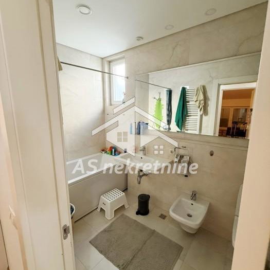 Četvorosoban stan za izdavanje, Senjak, Beograd, 157m², 2.200 €/mes