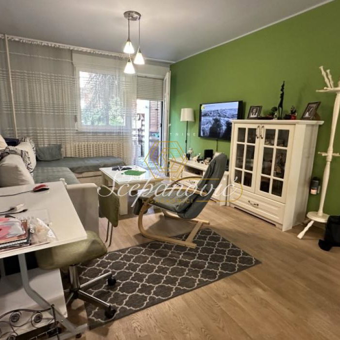 Stan Prodaja Novi Sad  75 m2