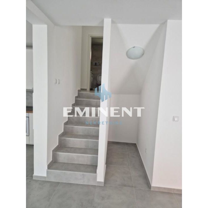 Kuća Izdavanje Beograd Mirijevo 220 m2