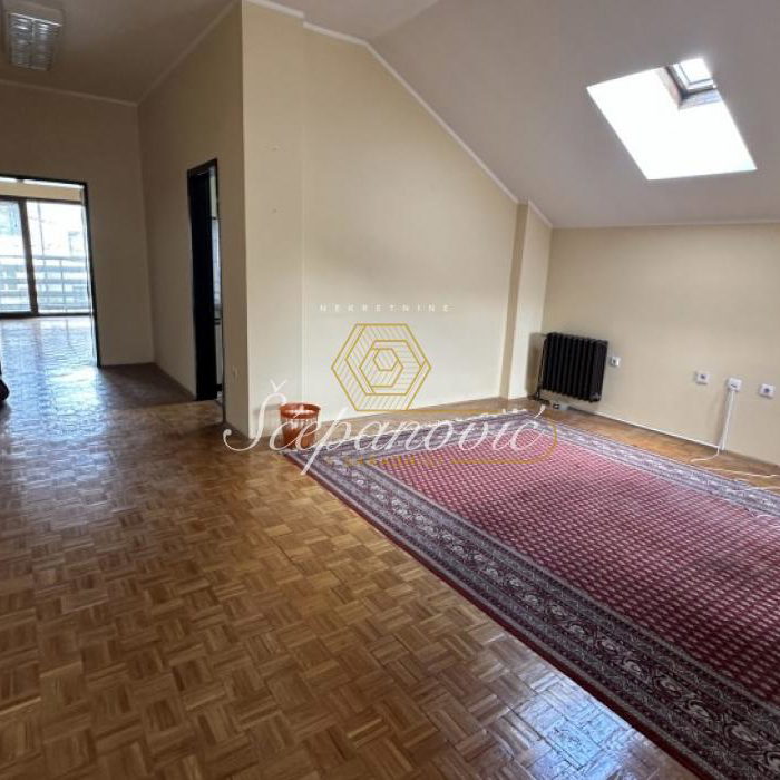 Lokal Izdavanje Novi Sad  100 m2