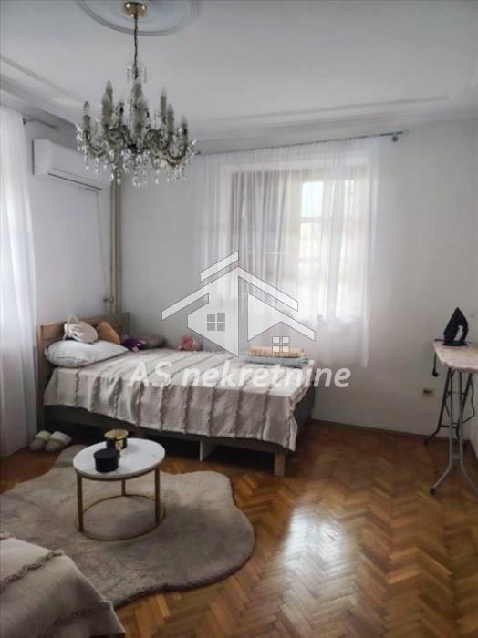 Četvorosoban stan za izdavanje, Bulbulder, Beograd, 120m², 1.250 €/mes