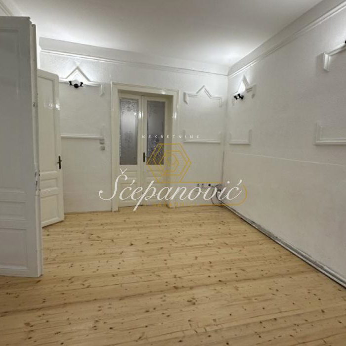 Kuća Izdavanje Novi Sad  281 m2