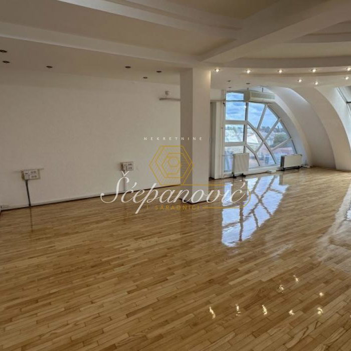Stan Prodaja Novi Sad  238 m2