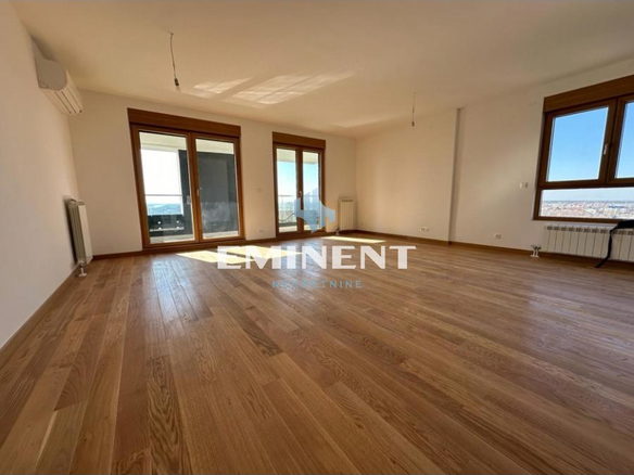 Lokal Izdavanje Beograd Blok 65 160 m2