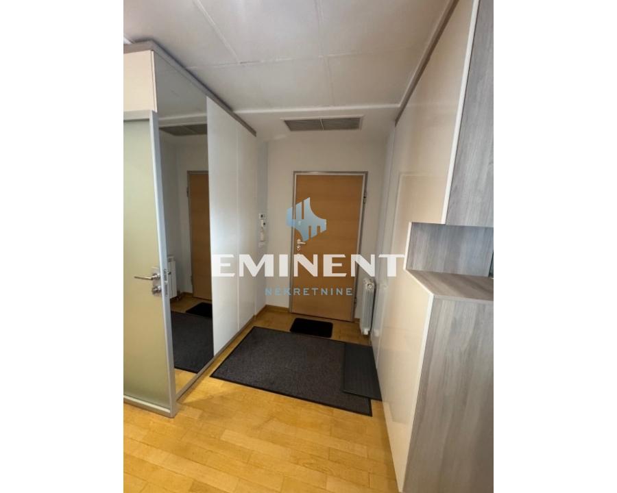 Trosoban stan za izdavanje, Vukov Spomenik, Beograd, 125m², 1.800 €/mes