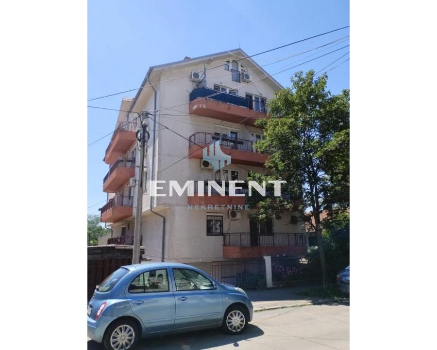 nekretnine-izdavanje-beograd-F29npQMwBU Četvorosoban stan na prodaju, Autokomanda, Beograd, 80m², 237.000 €