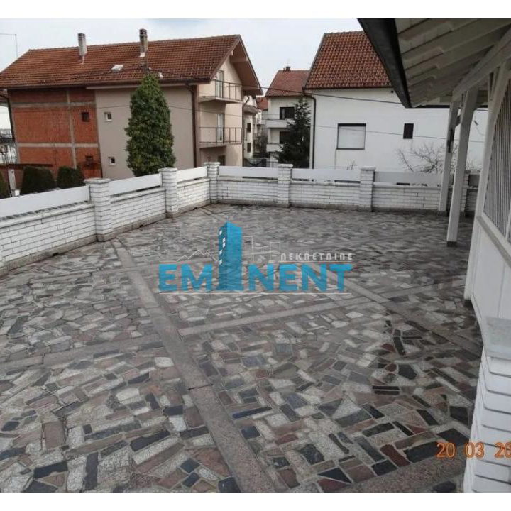 Kuća Prodaja Beograd Sremčica 300 m2