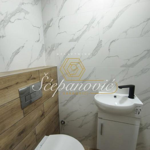 Trosoban stan na prodaju, Rotkvarija, Novi Sad, 73m², 200.750 €