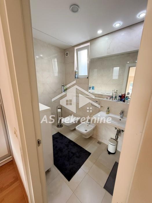 Četvorosoban stan za izdavanje, Senjak, Beograd, 157m², 2.200 €/mes