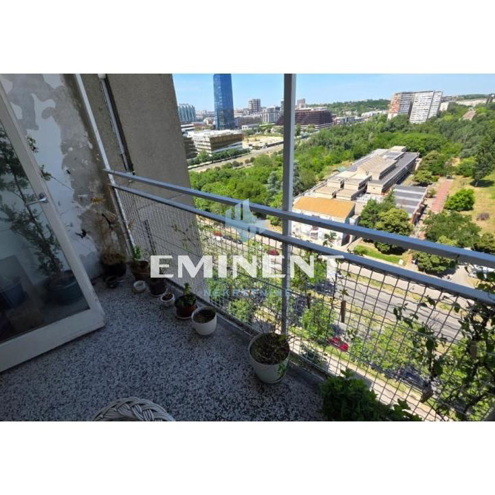 Stan Izdavanje Beograd Blok 28 72 m2