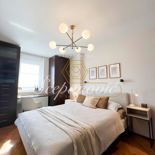 Četvorosoban stan na prodaju, Cara Dušana, Novi Sad, 102m², 309.000 €