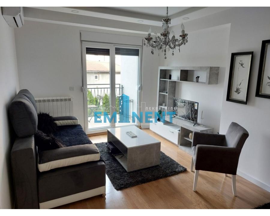 Dvosoban stan za izdavanje, Lekino Brdo, Beograd, 35m², 600 €/mes